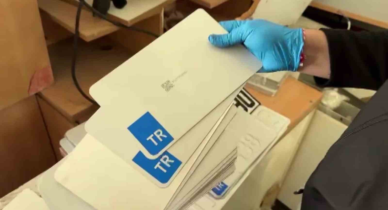 Merdiven altı plaka basım atölyelerine baskın: 4 tutuklama