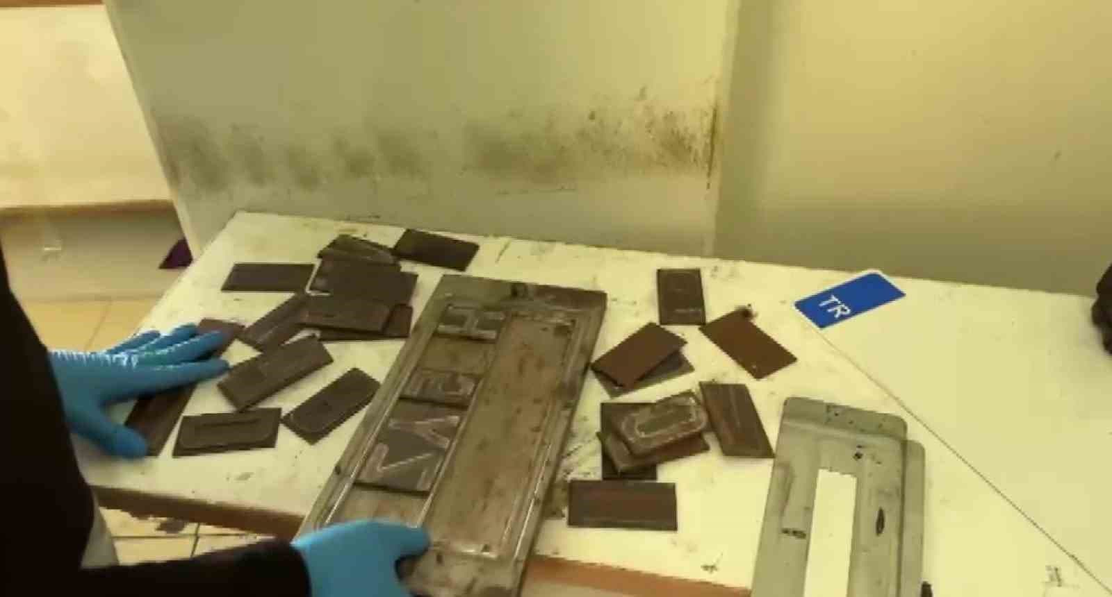 Merdiven altı plaka basım atölyelerine baskın: 4 tutuklama