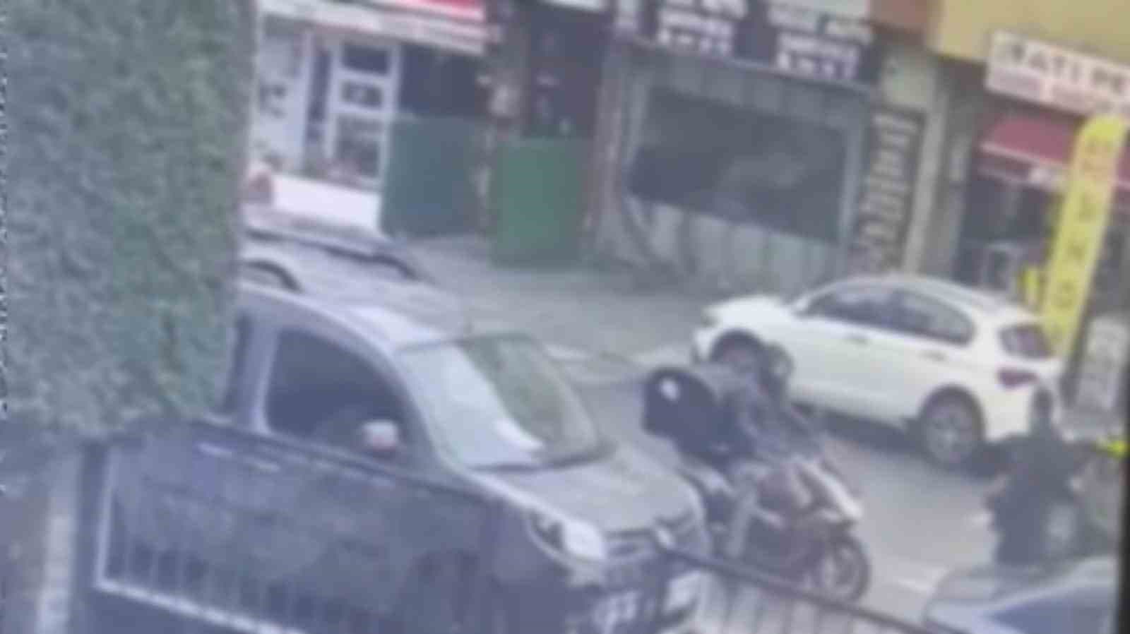 Ümraniye’de park halindeki motosikleti çalan şahıs seyir halinde yakalandı