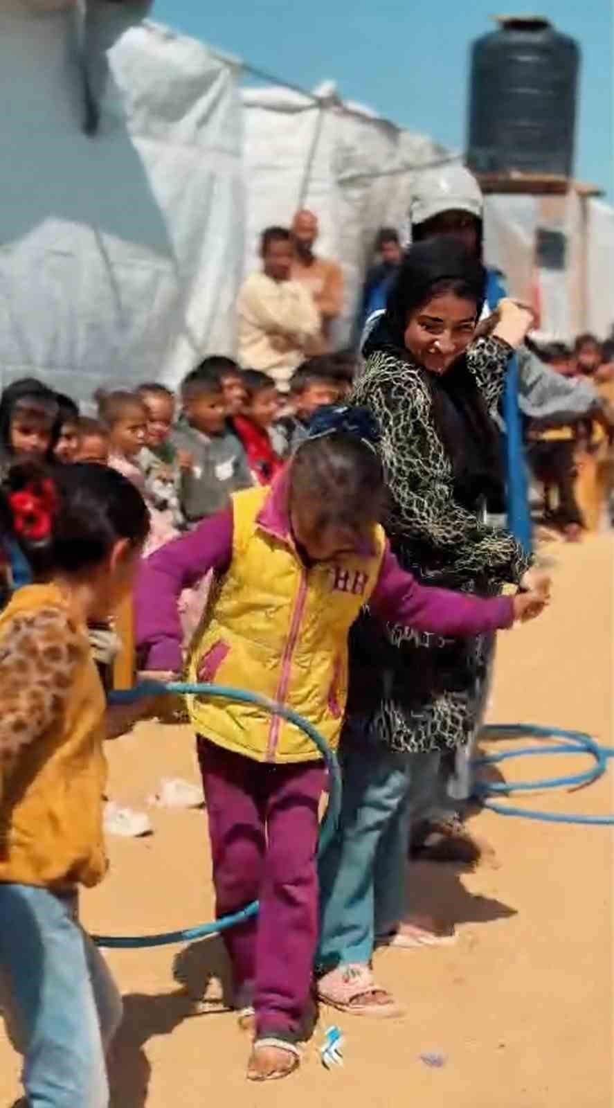 Pendik Belediyesi Gazze’de "Bayramlık Giydirme ve Çocuk Şenliği" düzenledi