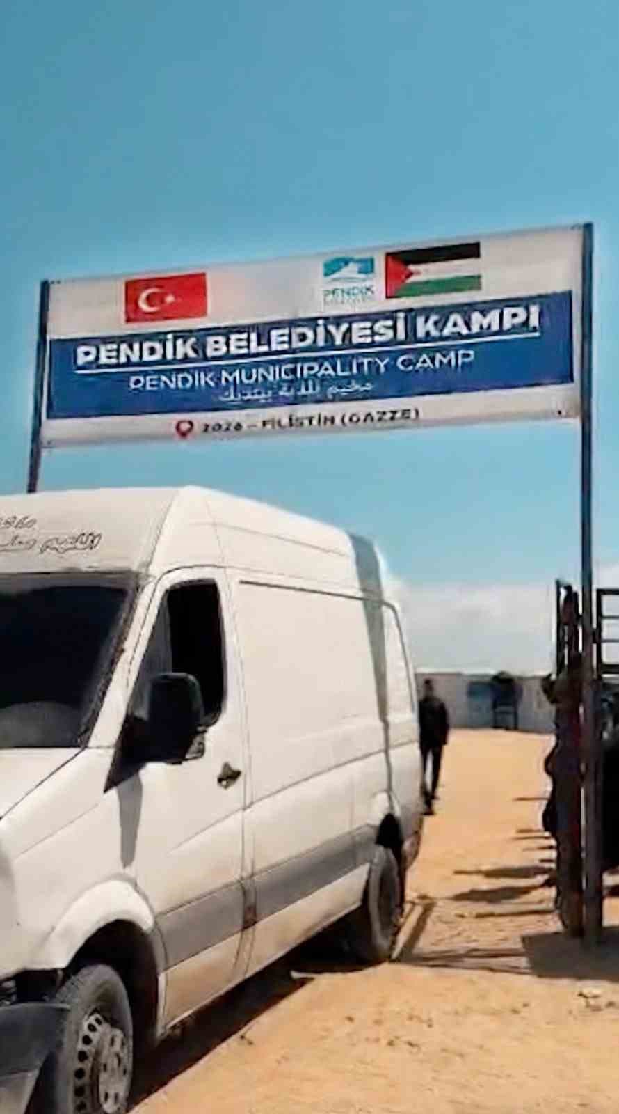 Pendik Belediyesi Gazze’de "Bayramlık Giydirme ve Çocuk Şenliği" düzenledi