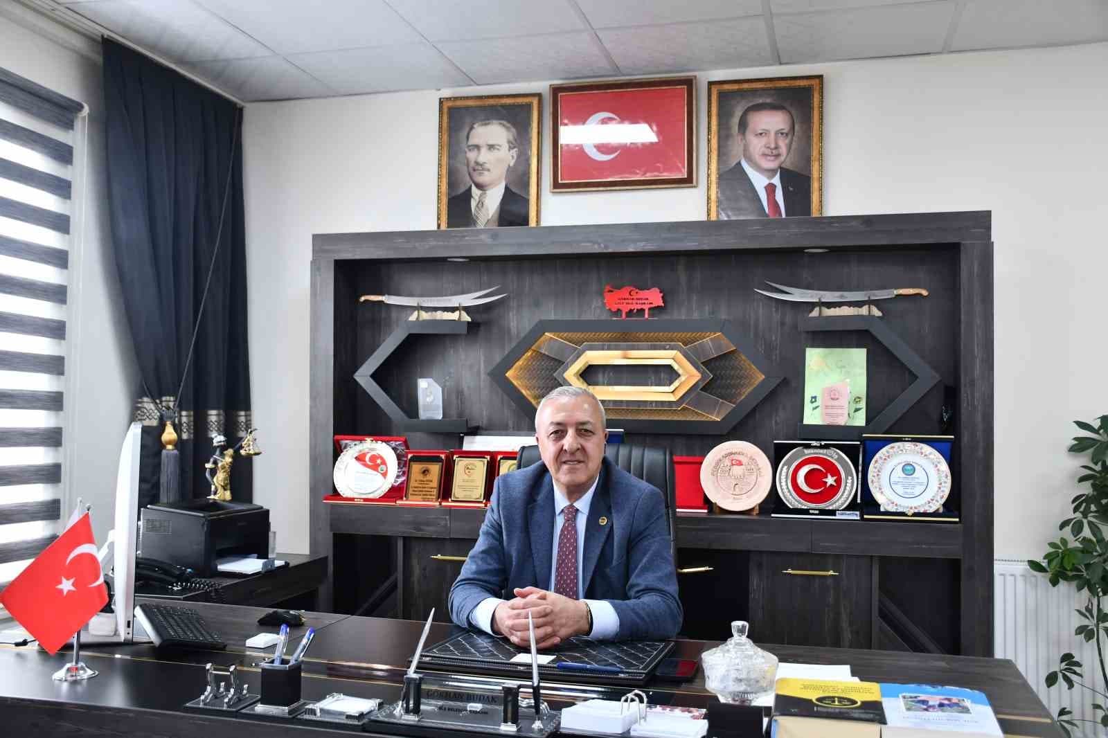 Göle Belediye Başkanı Budak: "Özgür Özel, eşime, ’Eşiniz dik durmadı, ben sizi milletvekili adayı yapayım’ şeklinde bir teklif iletti"