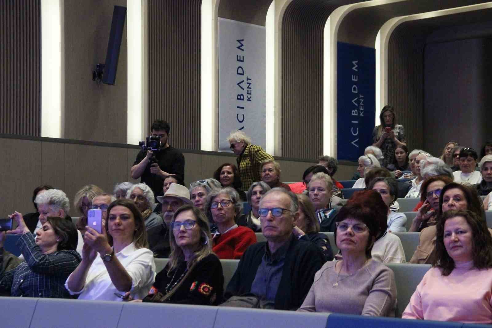 Alzheimer hastalarının üçte ikisini kadınlar oluşturuyor