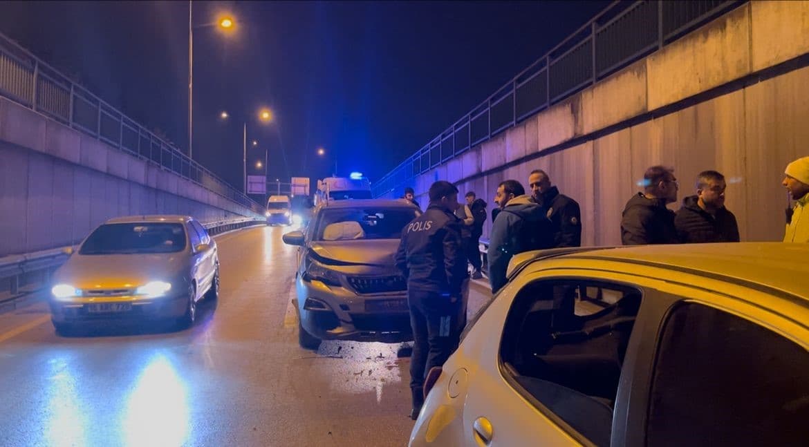 Bursa’da zincirleme trafik kazası sonrası kavga çıktı