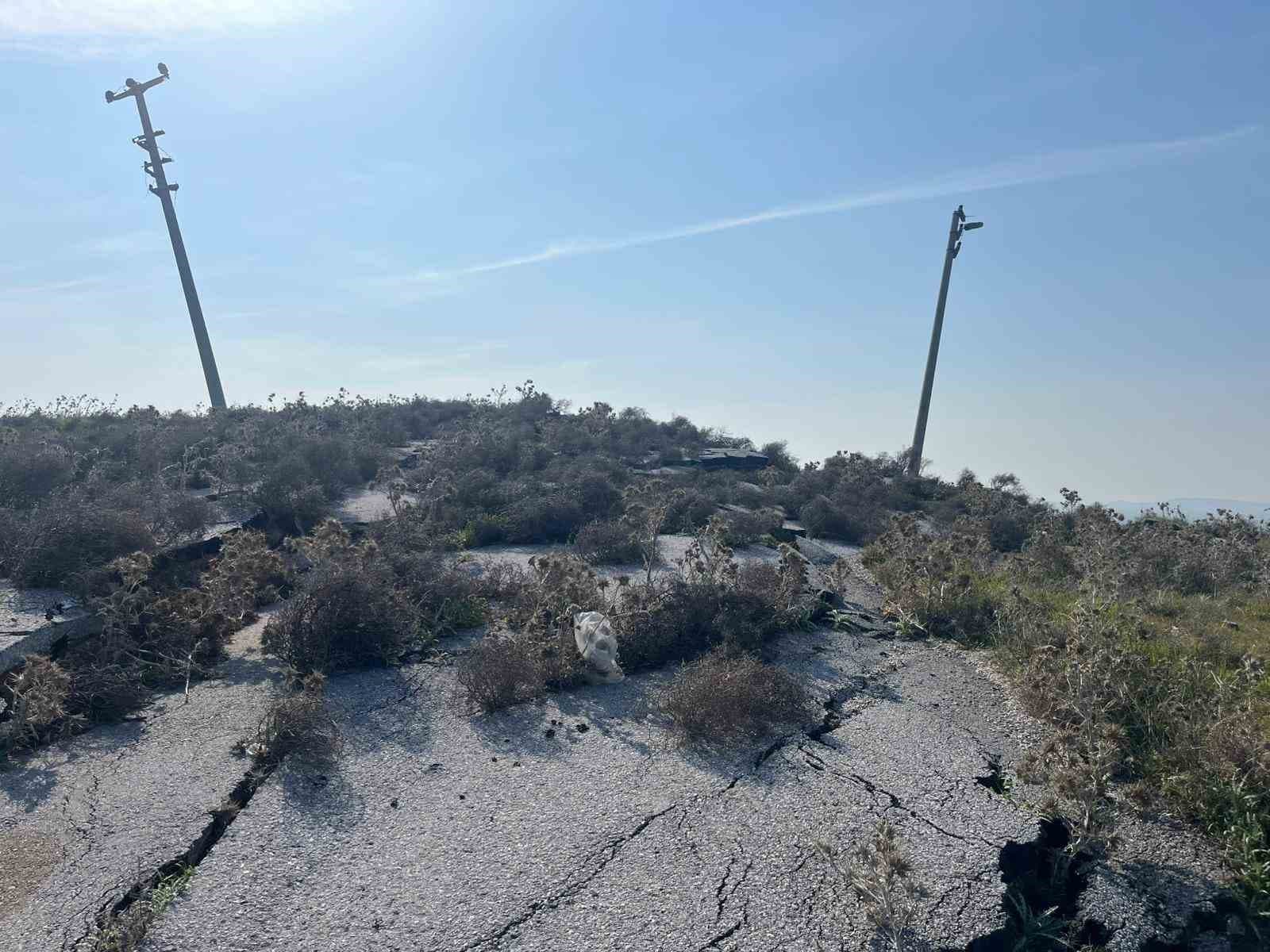 Çiğli’de çöp tesisinin neden olduğu heyelan mahalleyi yutuyor