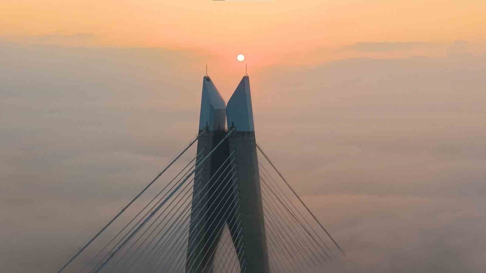 İstanbul’da sabahın ilk ışıklarıyla mest eden görüntü
