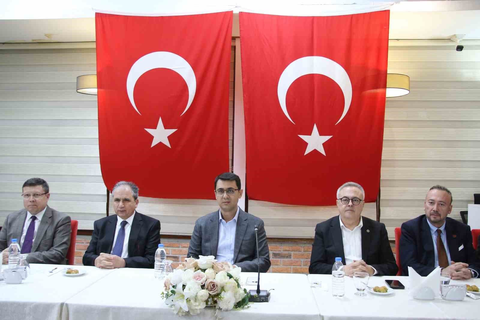 Uşak protokolü bayramlaşma töreninde buluştu