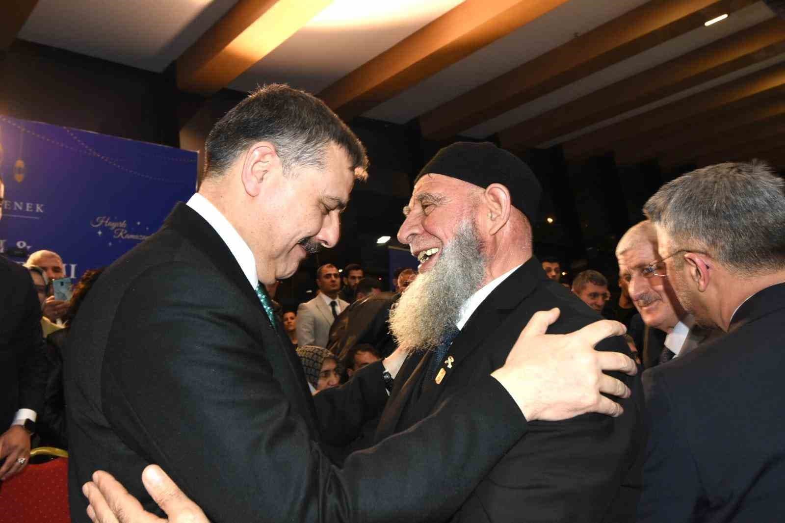 Bakan Çiftçi ve Bakan Tekin, Erzurum’da 4 bin kişiyle iftarda buluştu