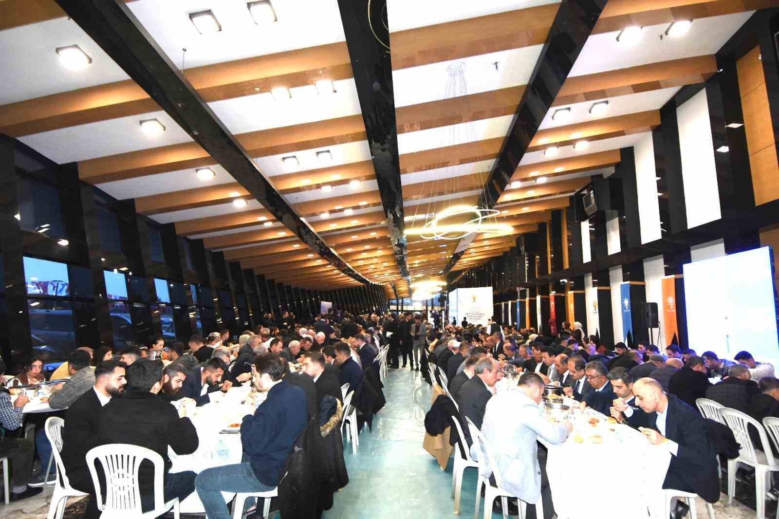 Bakan Çiftçi ve Bakan Tekin, Erzurum’da 4 bin kişiyle iftarda buluştu