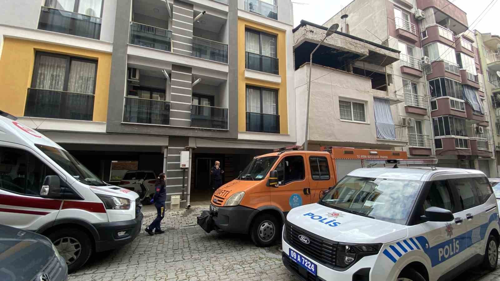 Asansörde mahsur kalanların yardımına itfaiye ekipleri koştu