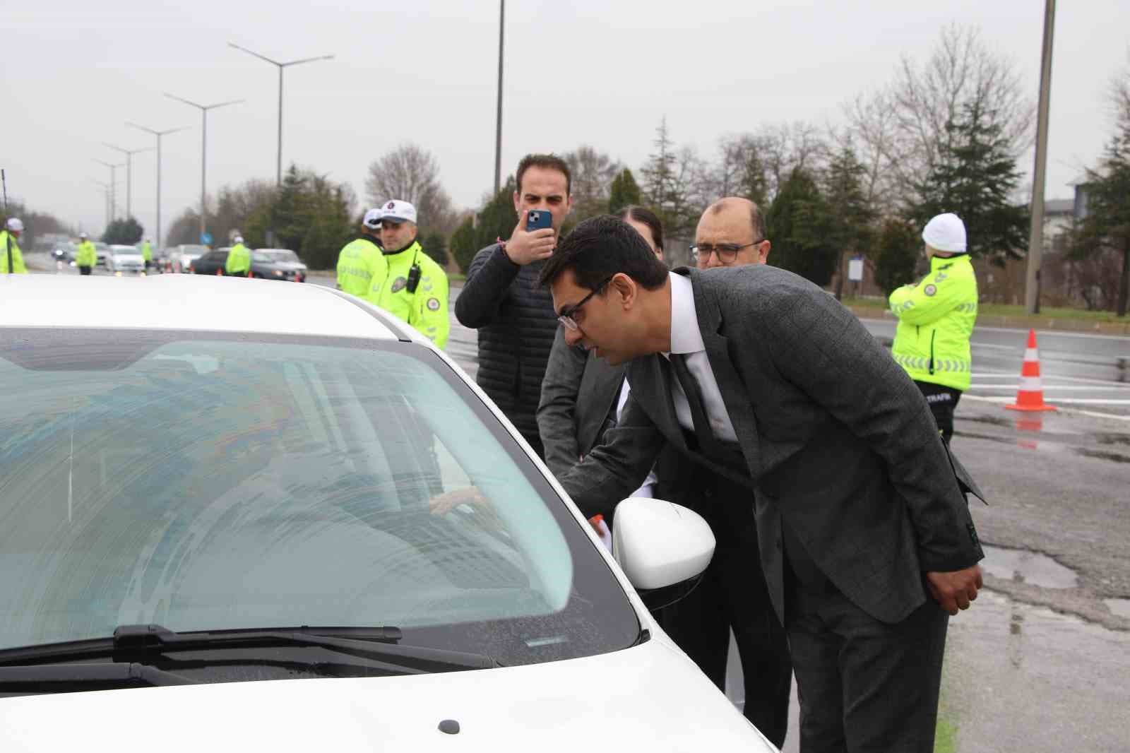 Vali Kartal uygulama noktalarını ziyaret etti