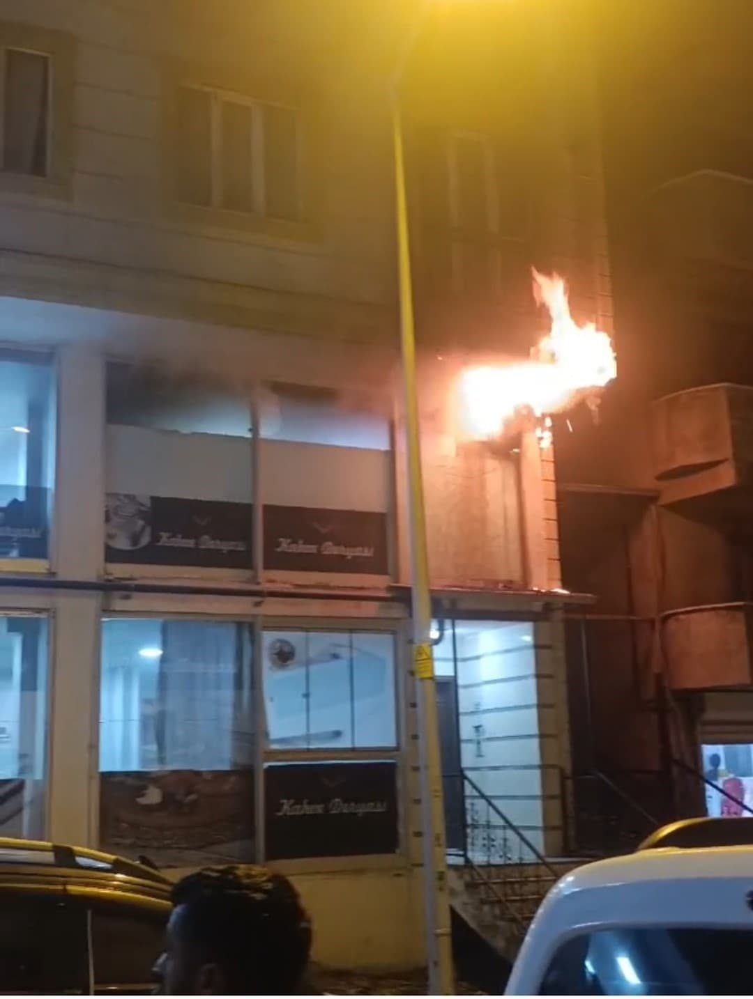 Özalp’ta iş yeri yangını