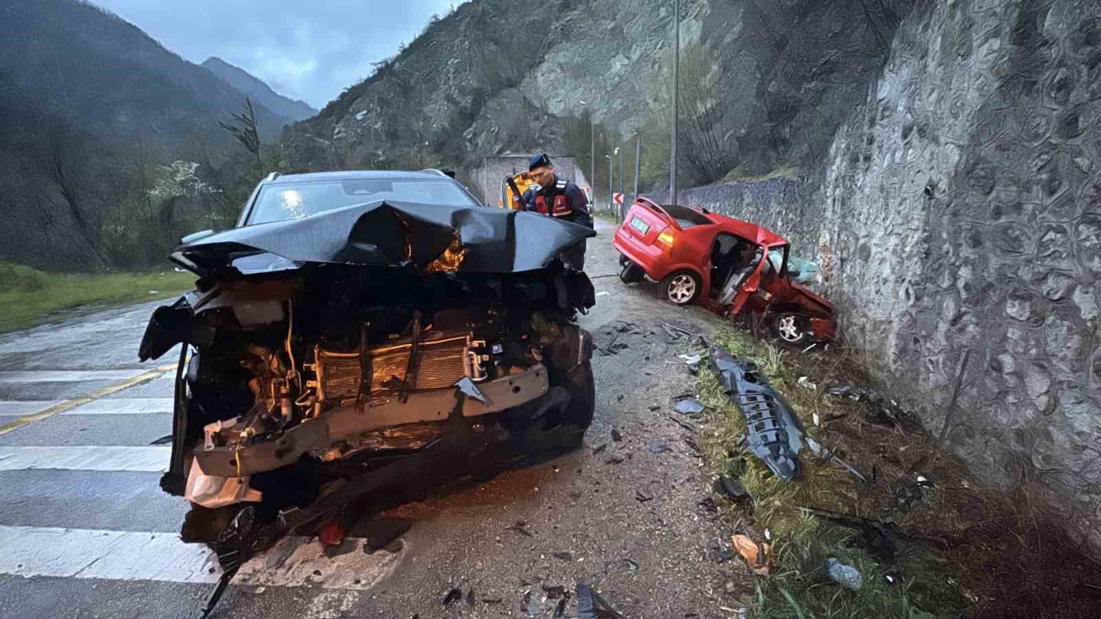 Karabük’te feci kaza: 1 ölü, 5 yaralı