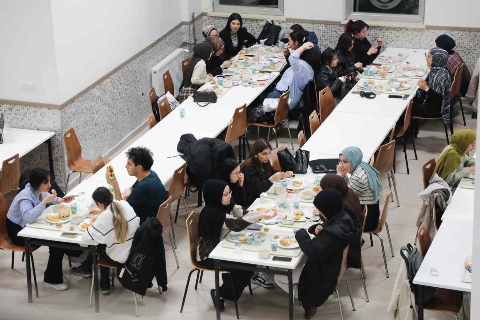 BARÜ’lü öğrenciler Ramazan ayı boyunca iftar sofrasında bir araya geldi