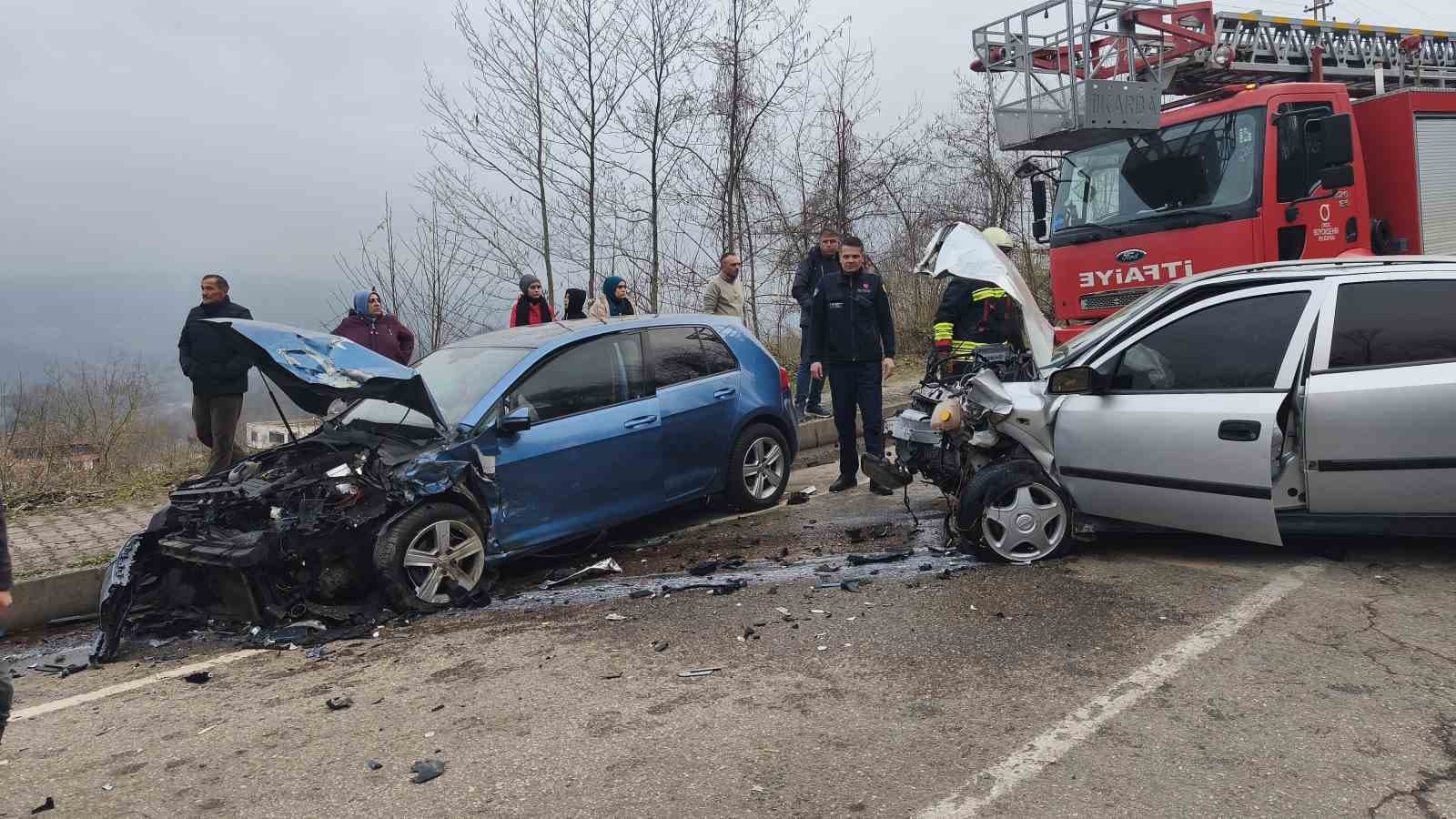 Ordu’da iki ayrı trafik kazasında 12 kişi yaralandı