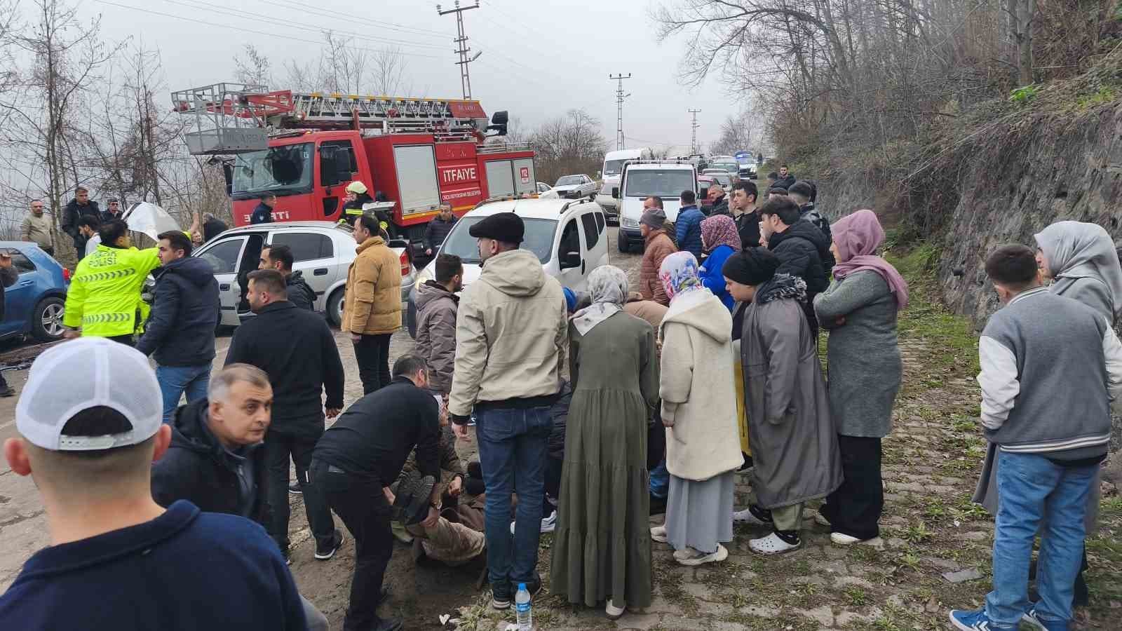 Ordu’da iki ayrı trafik kazasında 12 kişi yaralandı