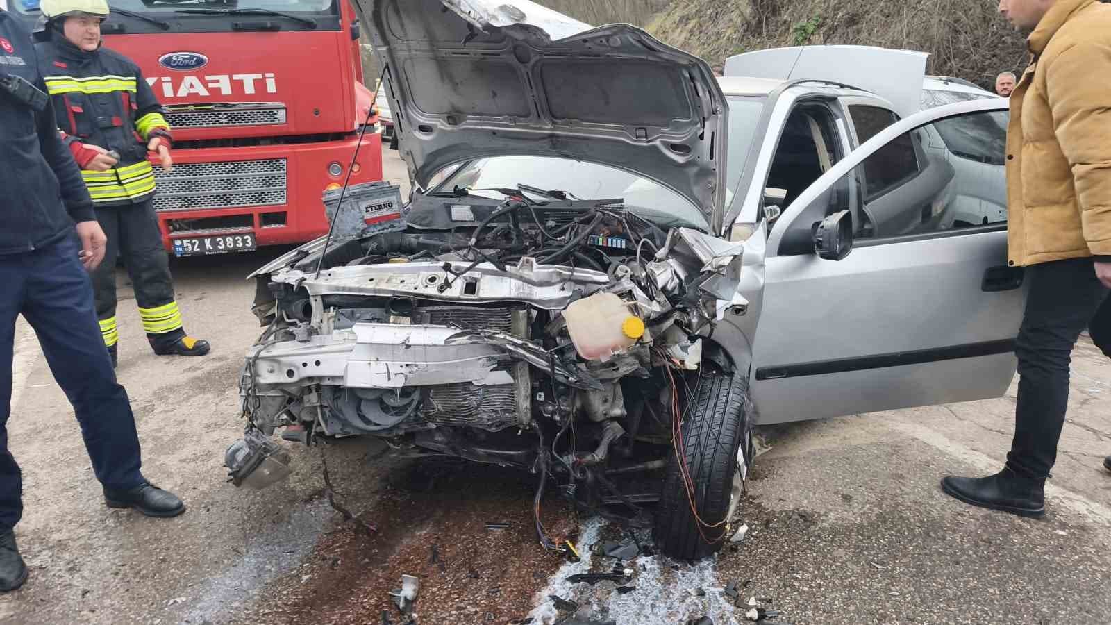 Ordu’da iki ayrı trafik kazasında 12 kişi yaralandı