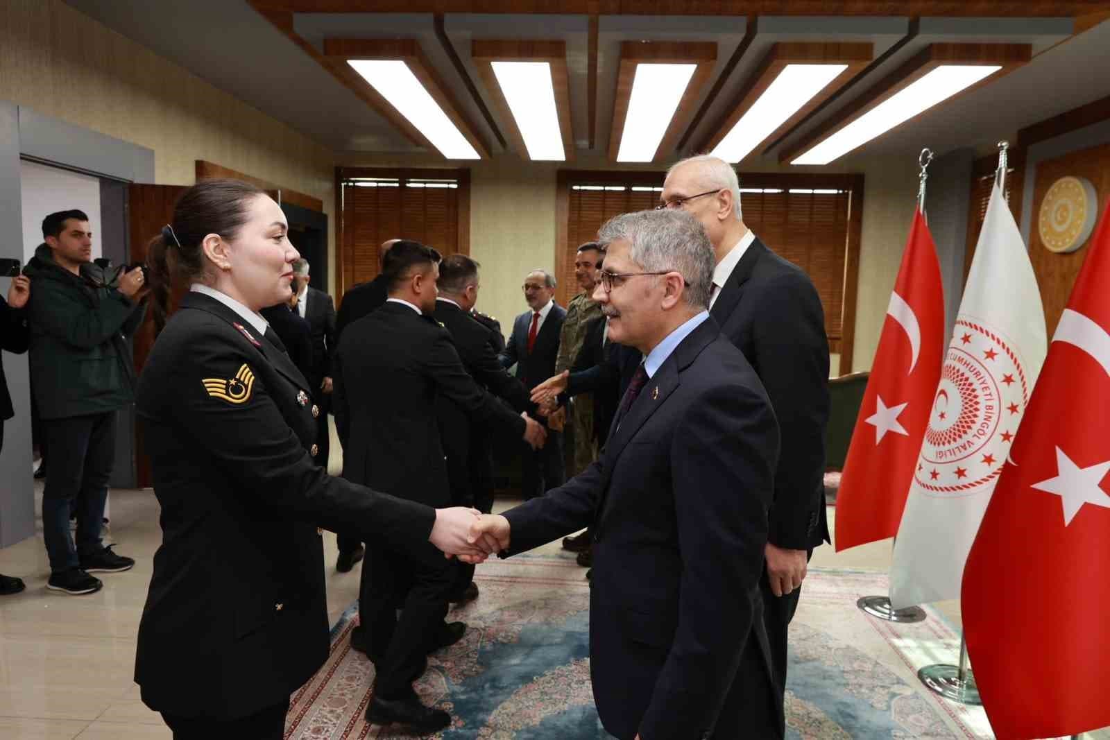 Bingöl’de resmi bayramlaşma töreni düzenlendi