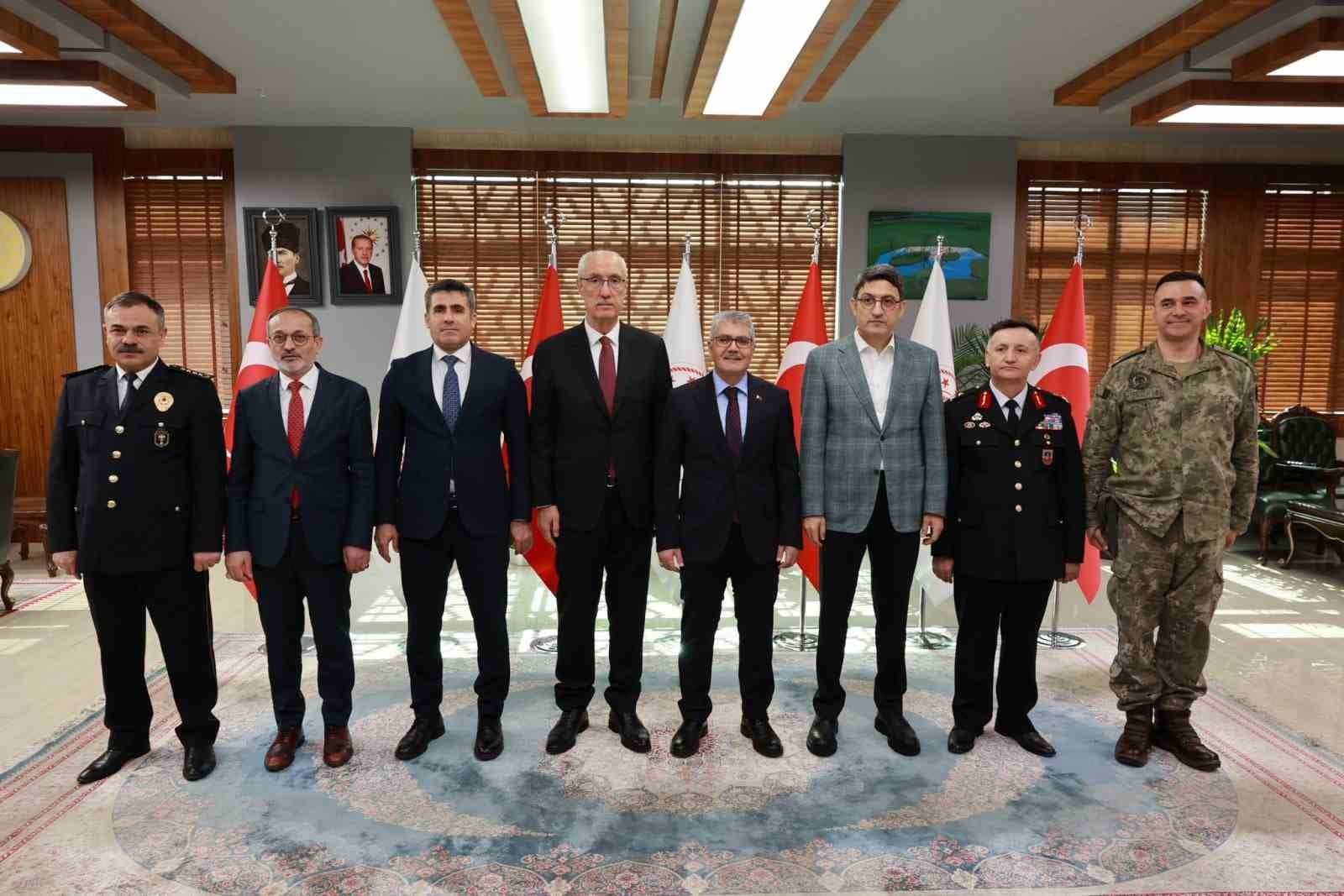 Bingöl’de resmi bayramlaşma töreni düzenlendi