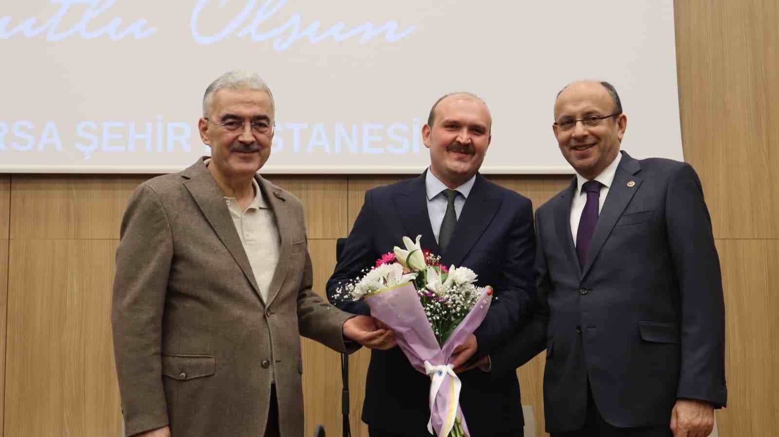 1 yılda 3 bin 766 ameliyat yapan doktora ödül