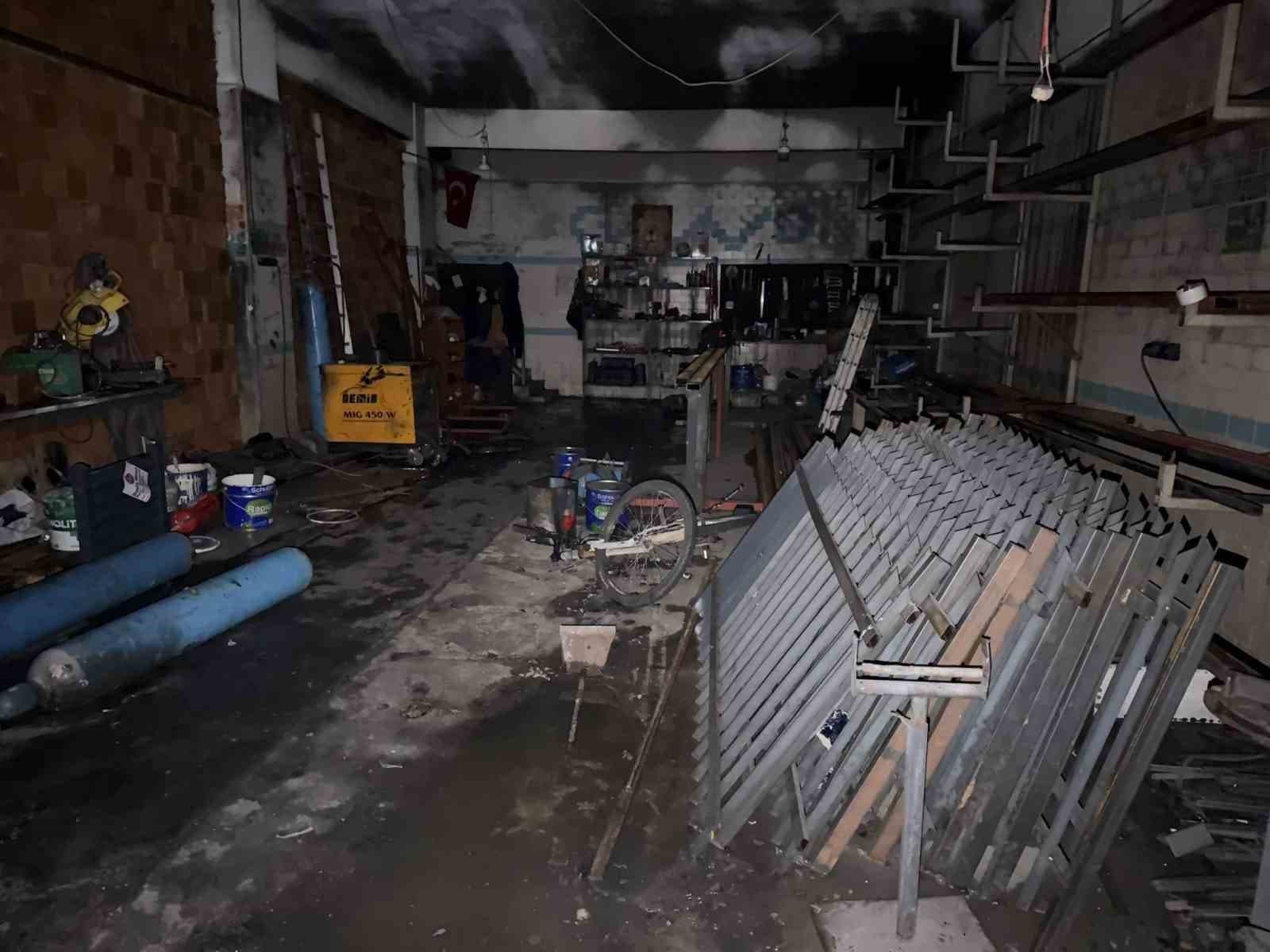 Demirci dükkanında patlama: 1 ölü, 2 yaralı