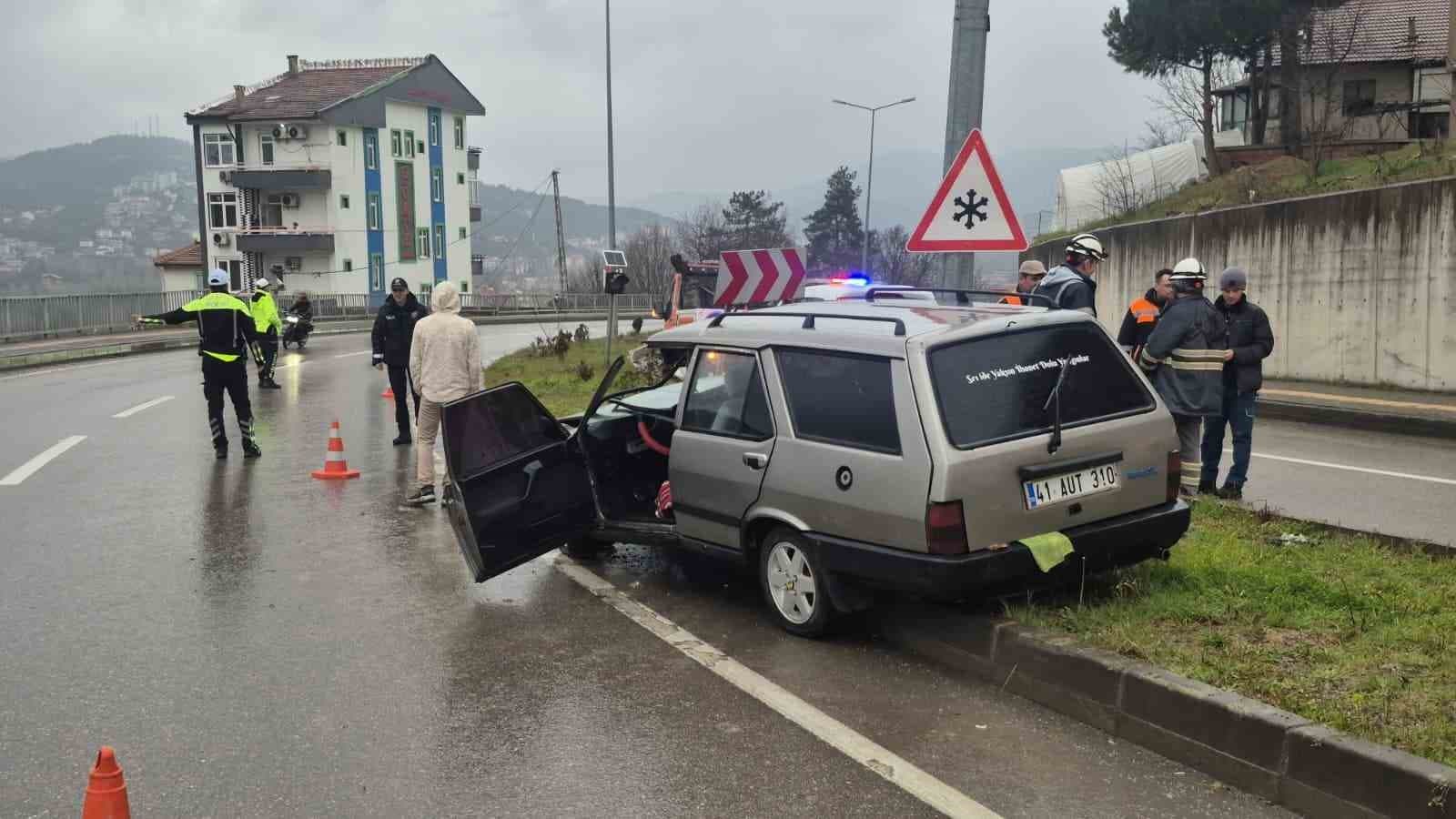Aynı yolda 4 saat içerisinde 3 ayrı kaza: 5 yaralı