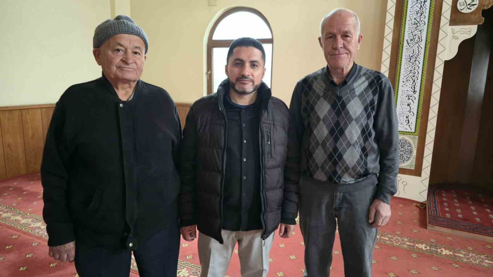 Küslerin barıştığı bayramlaşma halkası geleneği yaşatıldı