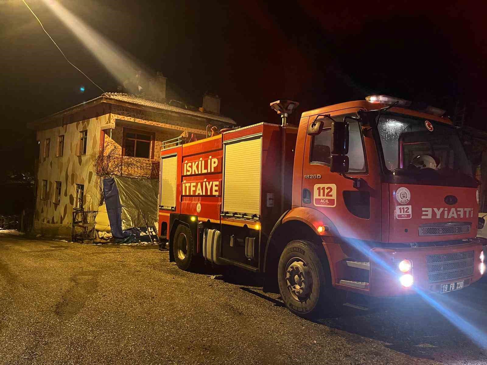 Çorum’da evin bacasında çıkan yangın korkuttu