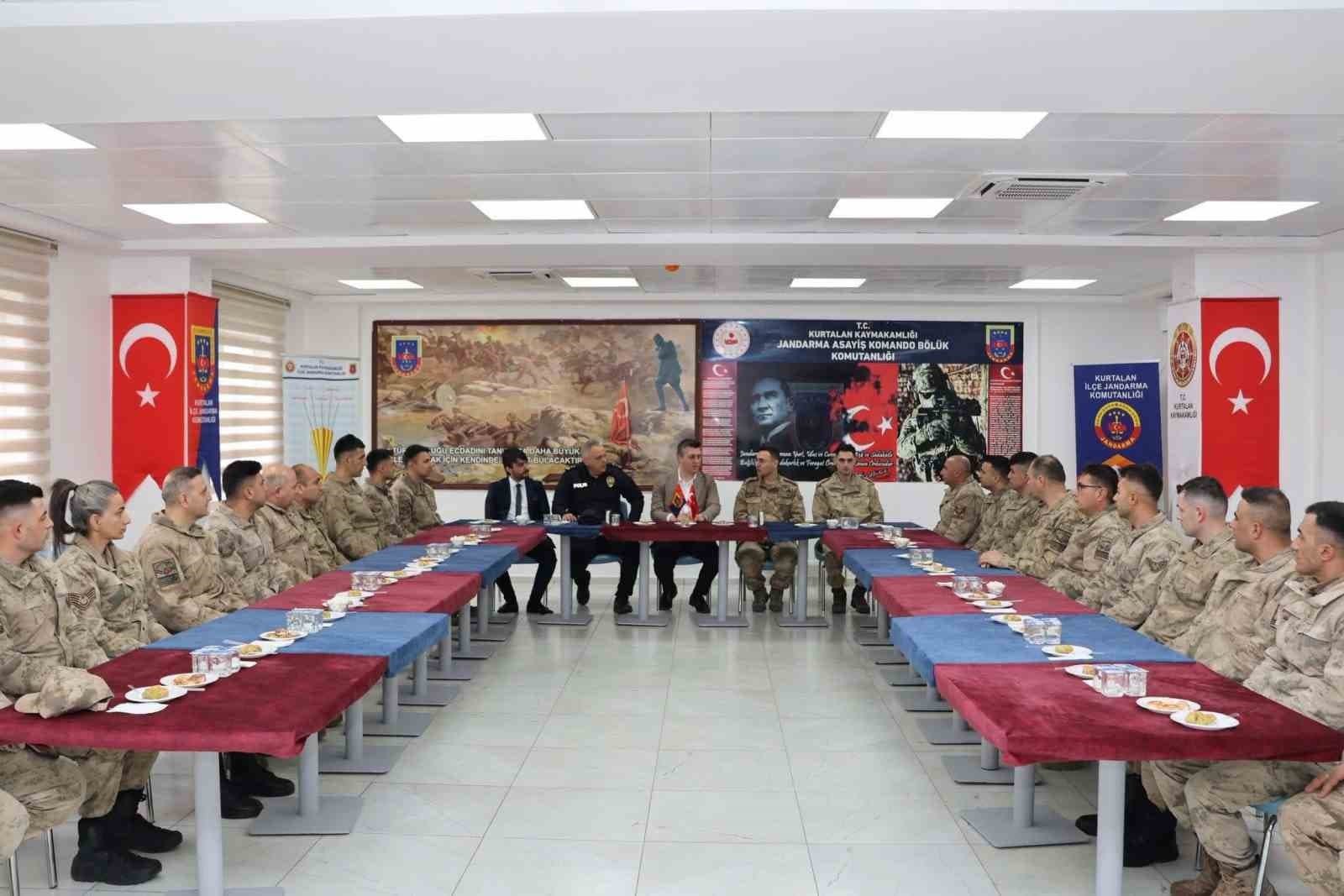 Kaymakam Serin, şehit aileleri ve gazilerin bayramını kutladı