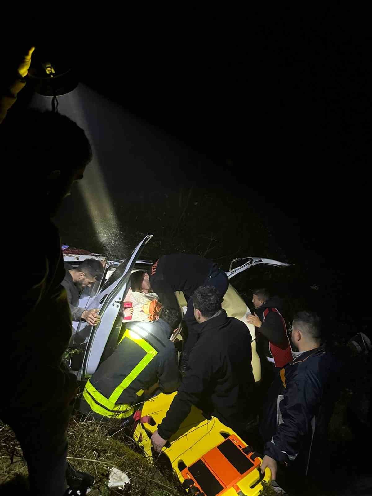 Sinop’ta otomobil uçuruma yuvarlandı: 7 yaralı