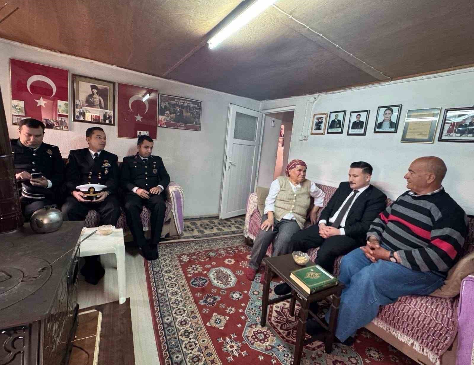 Gökçeada Kaymakamı Acar’dan Gazi ailesine bayram ziyareti