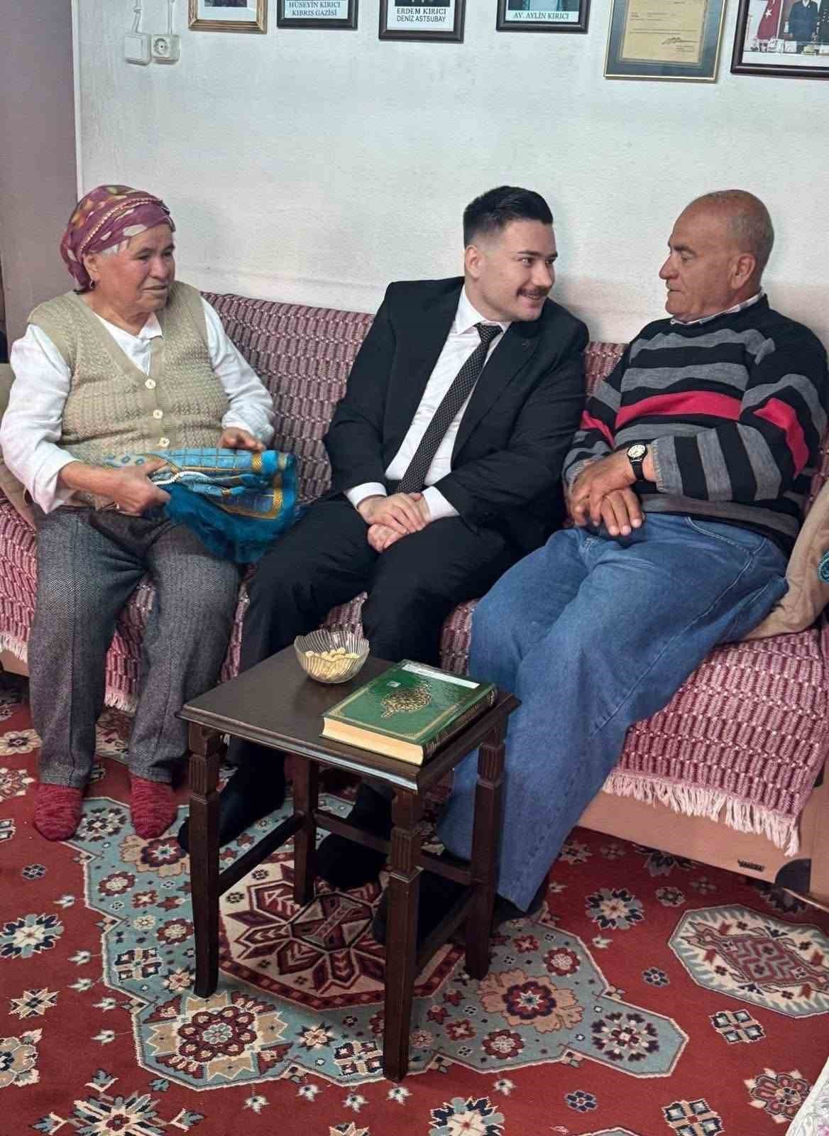 Gökçeada Kaymakamı Acar’dan Gazi ailesine bayram ziyareti