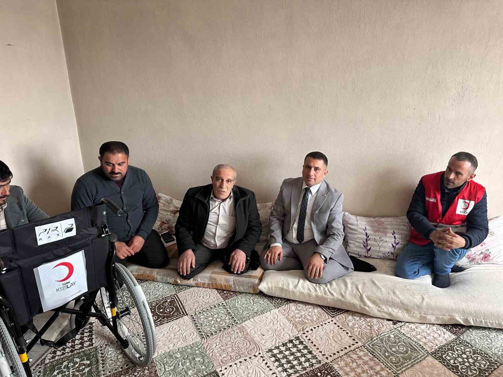 Muradiye ilçesinde anlamlı bayram hediyesi