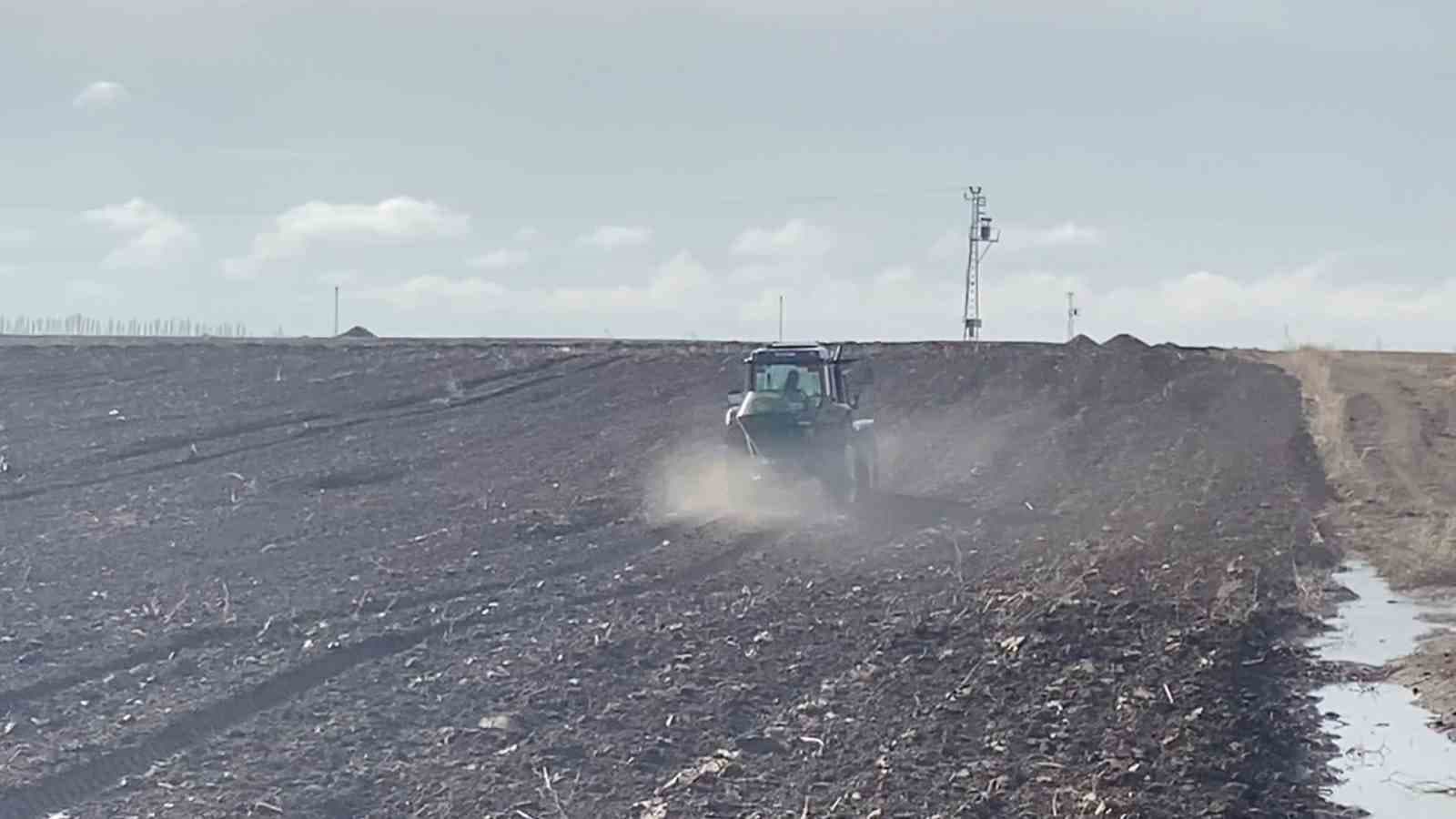 Adilcevaz’da arpa ekimine başlandı