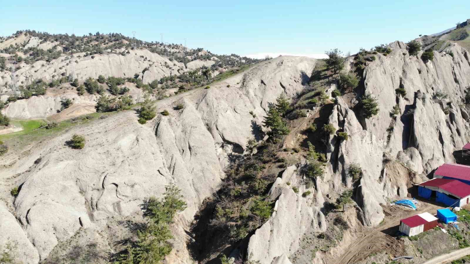 Kahramanmaraş’ta sivri ve keskin kayalar