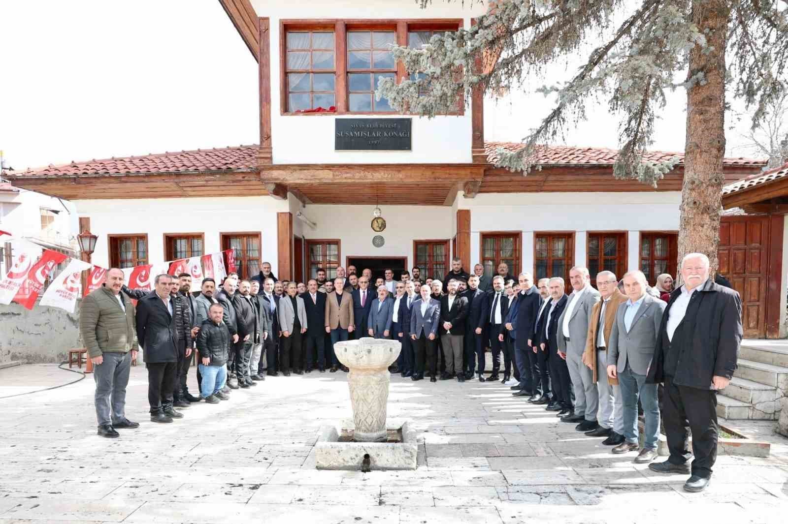 Başkan Uzun: "Biz de hizmetin ve milletin delisiyiz"