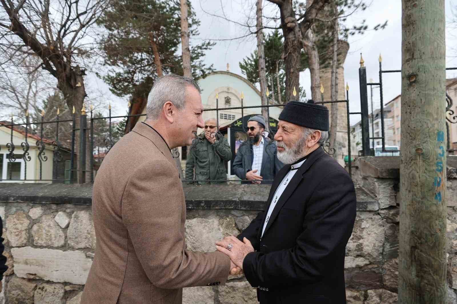 Başkan Uzun: "Biz de hizmetin ve milletin delisiyiz"