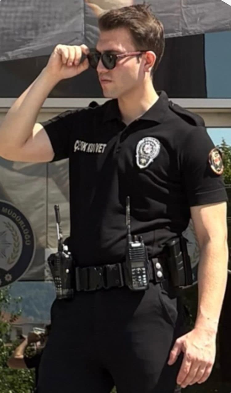 Cinayetle biten kavgada hayatını kaybeden polis memuru son yolculuğuna uğurlandı