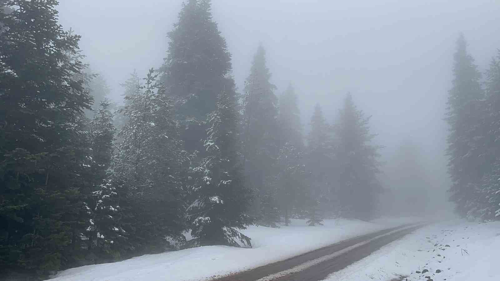 Bayram tatilinde kar yağışının tadını çıkardılar
