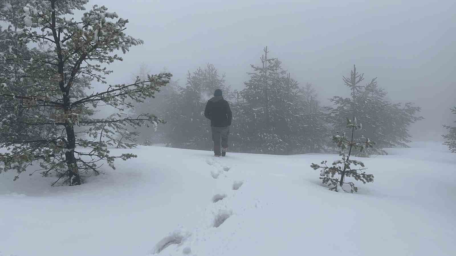 Bayram tatilinde kar yağışının tadını çıkardılar