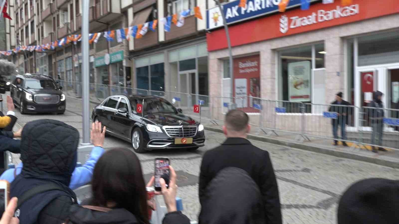 Cumhurbaşkanı Erdoğan, baba ocağı Güneysu’dan ayrıldı