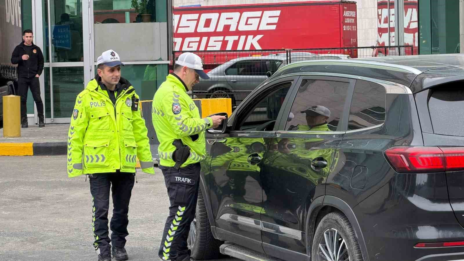 Sarp Sınır Kapısı’nda bayram tatili yoğunluğu