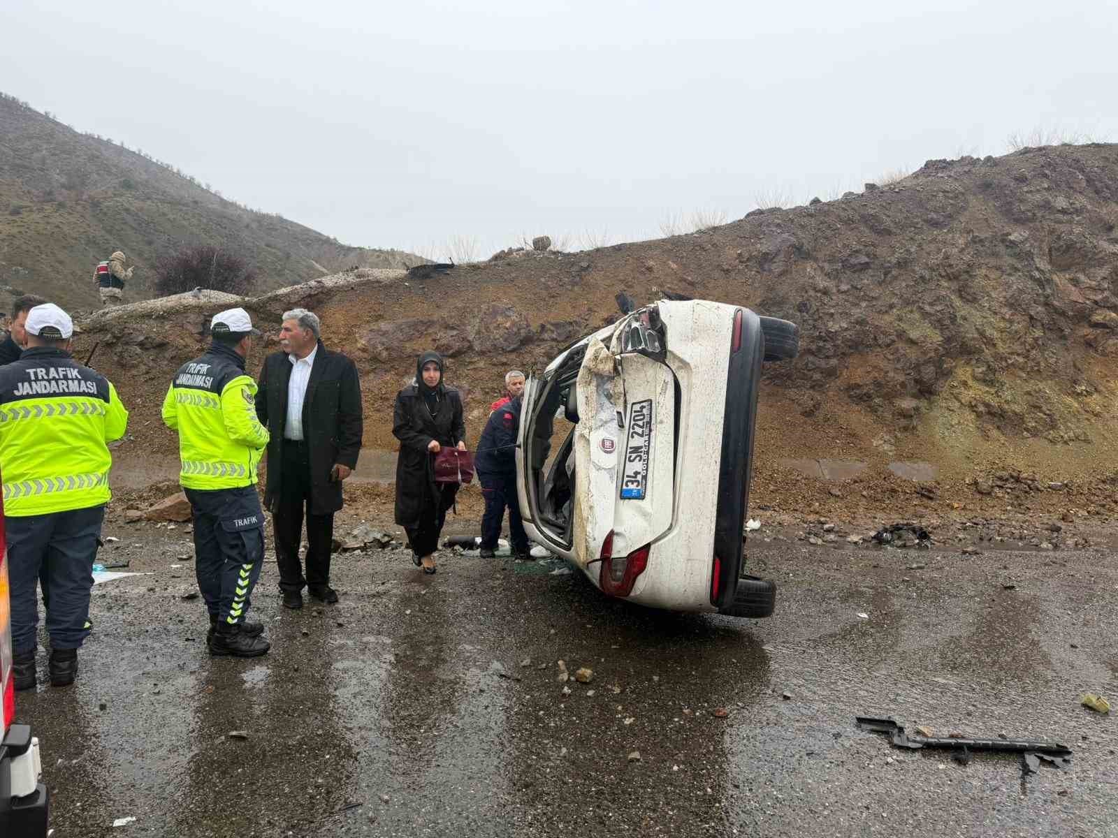 Bingöl’de trafik kazası : 4 yaralı