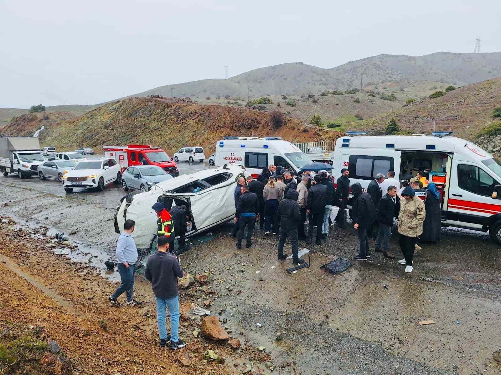Bingöl’de trafik kazası : 4 yaralı