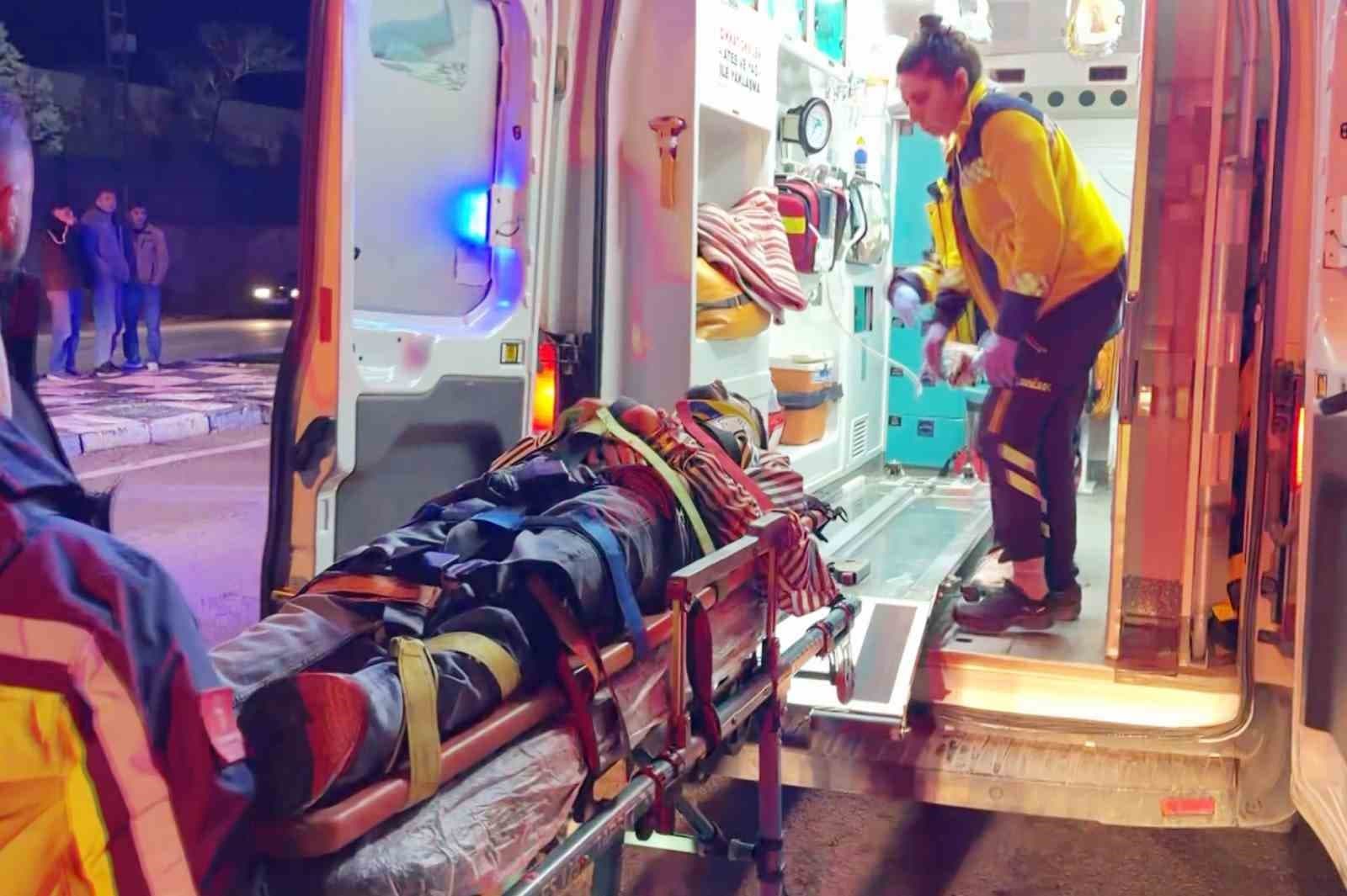 Aksaray’da hafif ticari araç takla attı: 2 ağır yaralı