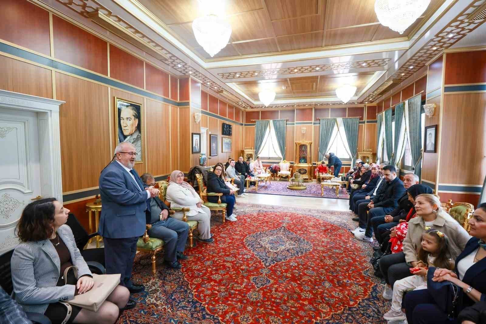 Özel ihtiyaçlı bireylerin eserleri sergilendi