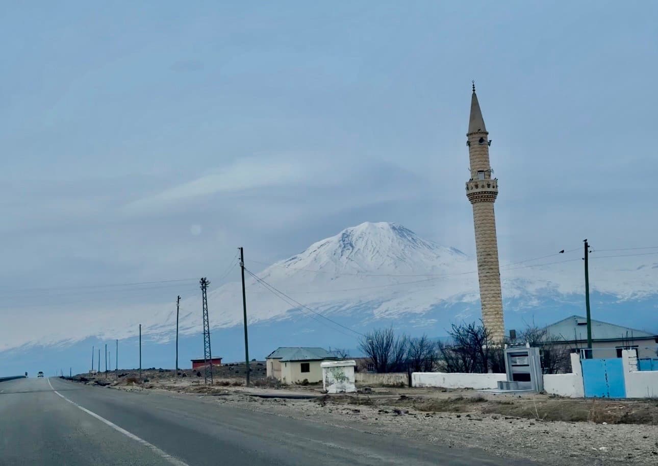 Ağrı Dağı’nın zirvesi göz kamaştırdı