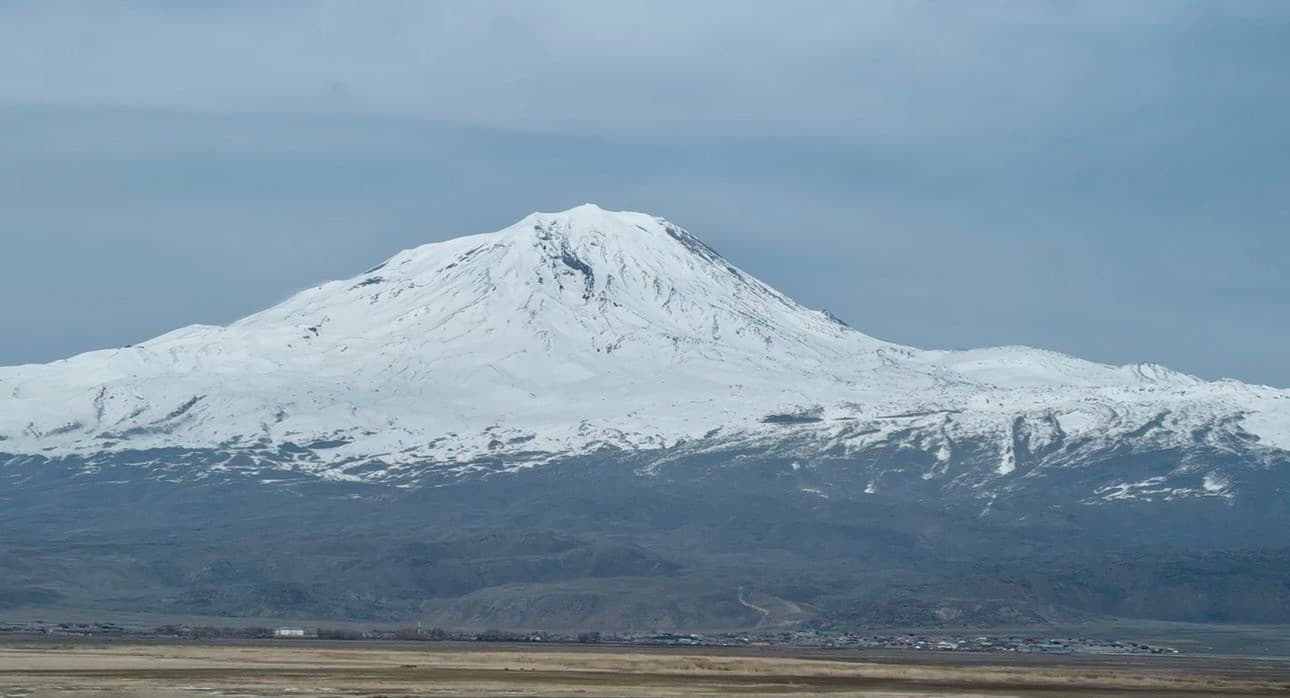Ağrı Dağı’nın zirvesi göz kamaştırdı