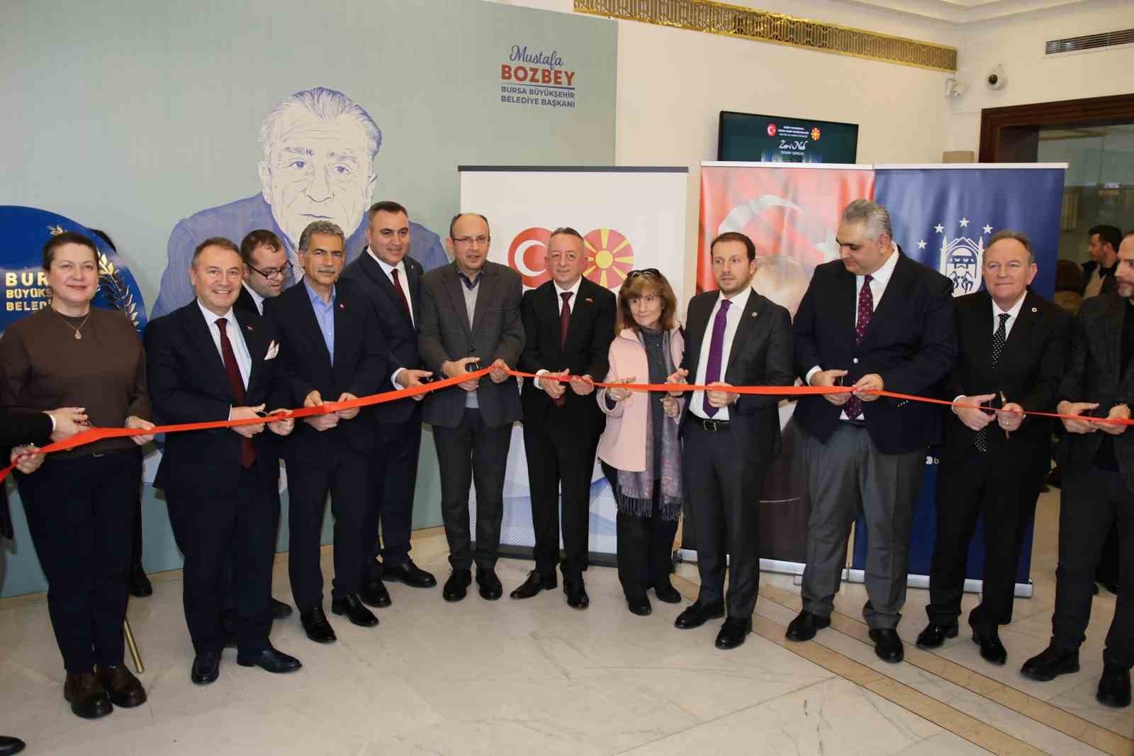 ‘Zer-i nab’ tezhip sergisi Bursa’da ziyarete açıldı