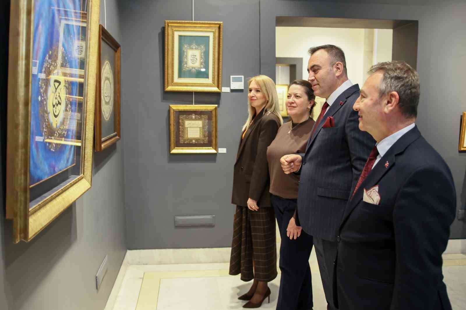 ‘Zer-i nab’ tezhip sergisi Bursa’da ziyarete açıldı